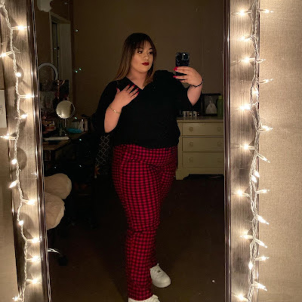 Meet your Posher, Maira